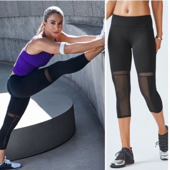 Fabletics Zoey Black Mesh Panel Compression Capri - Picture 4 of 11
